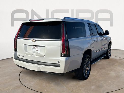 Used 2020 Cadillac Escalade ESV Luxury image 10