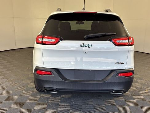 Used 2015 Jeep Cherokee Latitude w/ Cold Weather Group FWD image 5