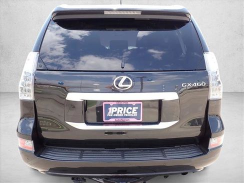 Used 2023 Lexus GX 460 Premium w/ Premium Package AWD/4WD image 3