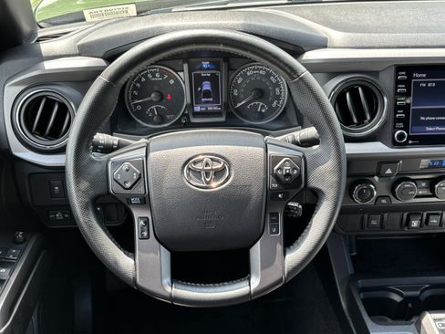 Used 2022 Toyota Tacoma TRD Sport AWD/4WD image 18