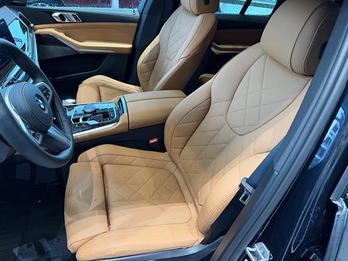 New 2026 BMW X5 xDrive40i w/ M Sport Package AWD/4WD image 12