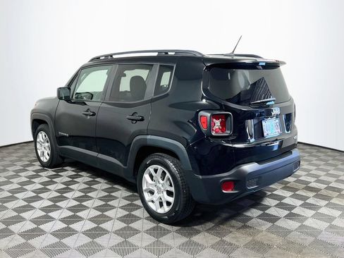 Used 2017 Jeep Renegade Latitude FWD image 5