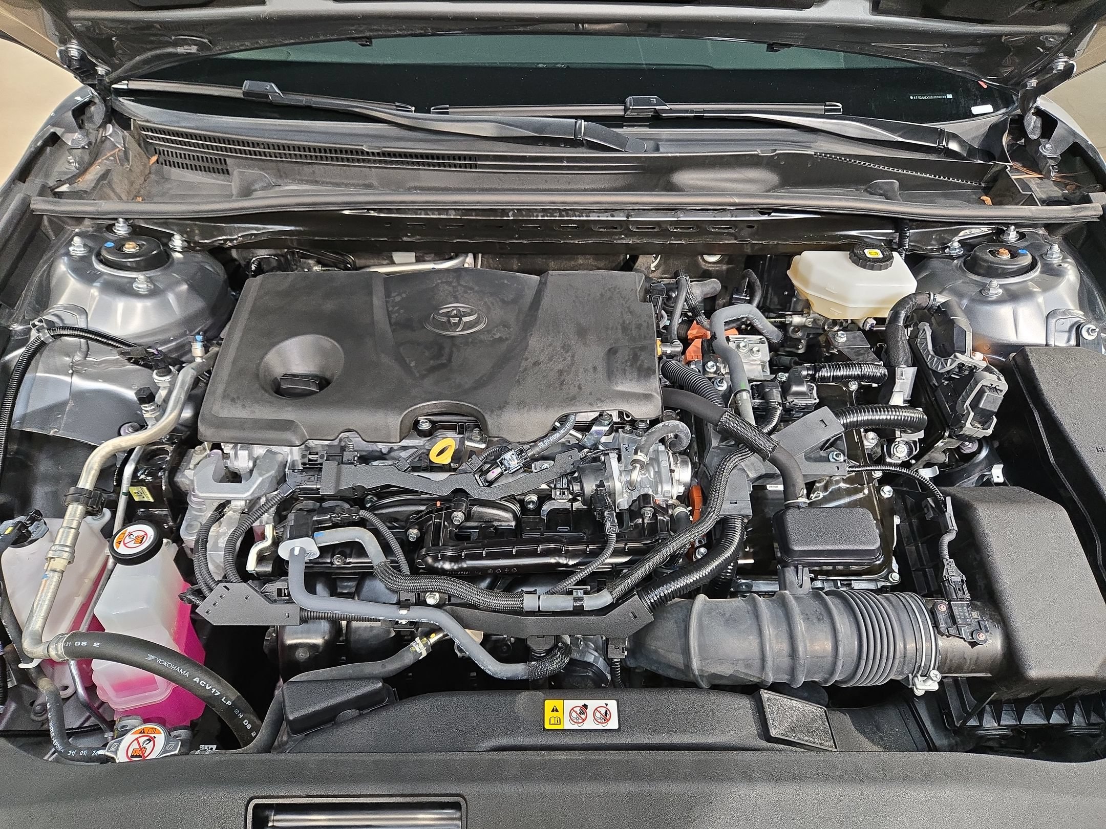Used 2025 Toyota Camry XSE FWD image 19