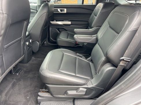 Certified 2022 Ford Explorer XLT w/ Equipment Group 202A image 21