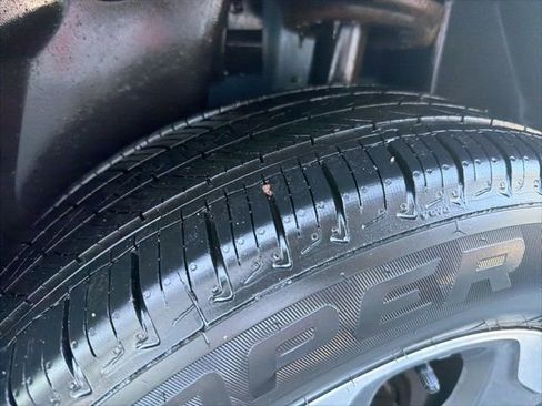 Used 2018 Jeep Renegade Sport w/ Power & Air Group image 14