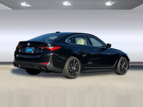 Used 2025 BMW i4 eDrive40 w/ Premium Package RWD image 8