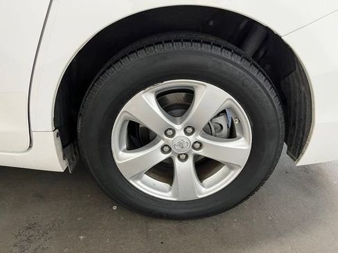 Used 2017 Toyota Sienna L FWD image 27
