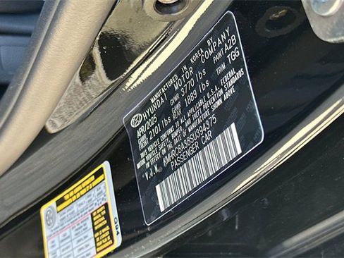 New 2025 Hyundai Venue SEL image 20