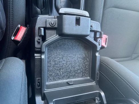 Used 2021 Jeep Gladiator Sport image 17