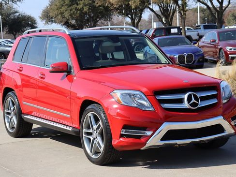 Used 2015 Mercedes-Benz GLK 350 4MATIC image 3