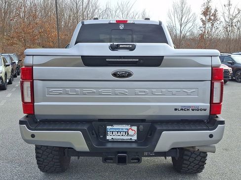 Used 2022 Ford F250 Lariat w/ Black Appearance Package image 5