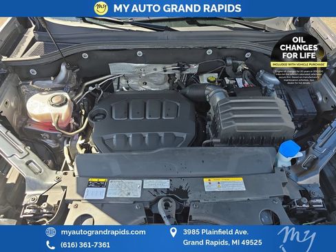 Used 2025 Volkswagen Atlas SE AWD/4WD image 25