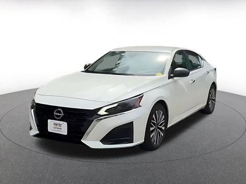 Used 2025 Nissan Altima 2.5 SV FWD image 6