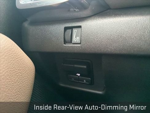 Used 2024 GMC Canyon Denali image 37