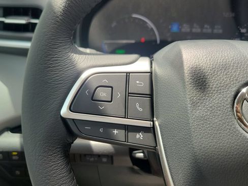 Certified 2026 Toyota Sienna XLE FWD image 21