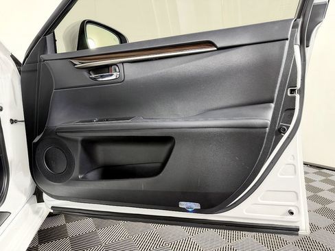 Used 2016 Lexus ES 350 w/ Luxury Package w/Wood Trim FWD image 50