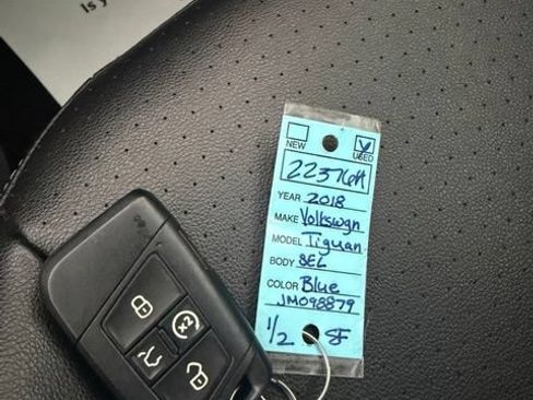 Used 2018 Volkswagen Tiguan SEL AWD/4WD image 47