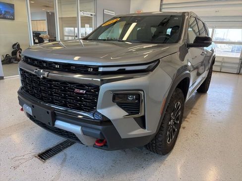 Used 2024 Chevrolet Traverse Z71 image 5