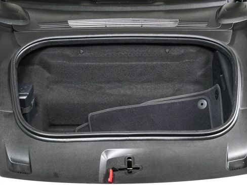 Certified 2025 Porsche 911 Carrera RWD image 31