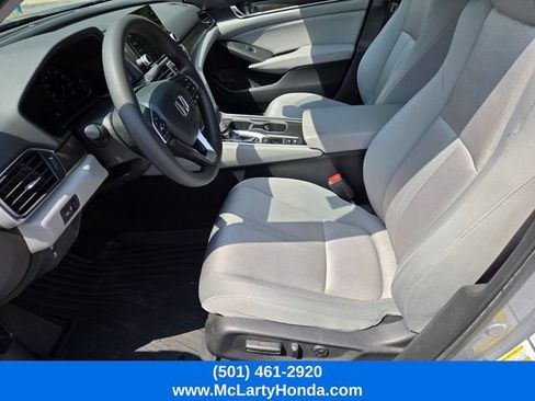 Used 2018 Honda Accord EX image 11