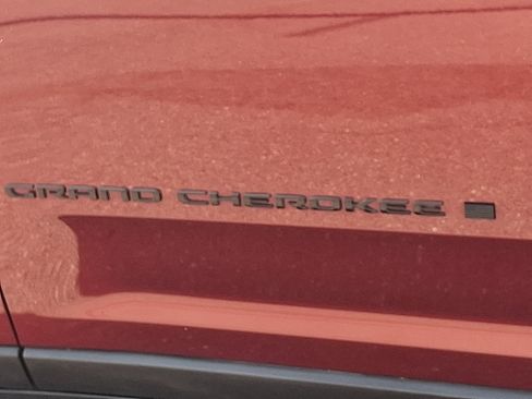 Used 2025 Jeep Grand Cherokee L Laredo AWD/4WD image 30
