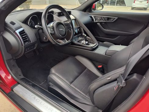 Used 2019 Jaguar F-TYPE Coupe RWD image 2