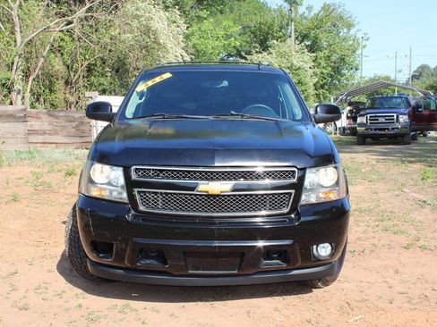 Used 2011 Chevrolet Suburban LT AWD/4WD image 2
