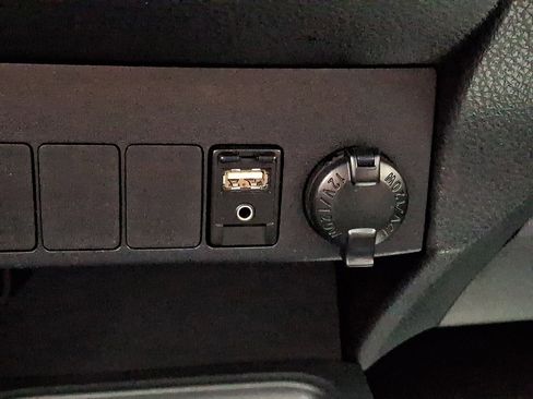 Used 2018 Toyota RAV4 XLE w/ Plus Extra Value Package image 25