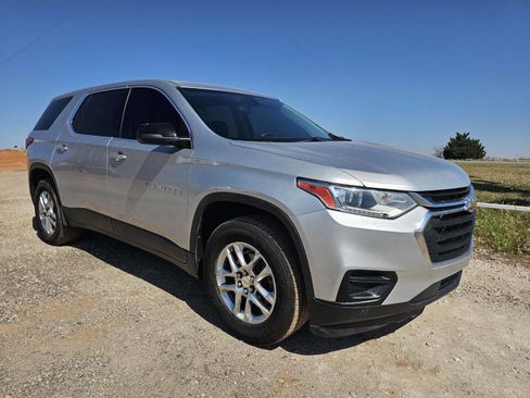 Used 2021 Chevrolet Traverse LS image 5