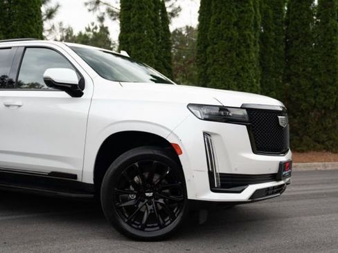 Used 2022 Cadillac Escalade ESV Sport w/ Touring Package AWD/4WD image 7