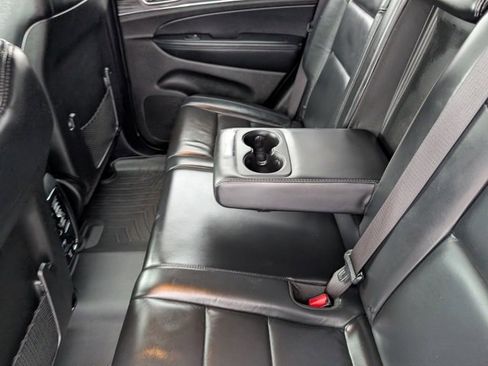 Used 2019 Jeep Grand Cherokee Limited image 21