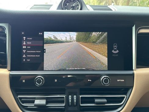 Certified 2023 Porsche Macan w/ Premium Package Plus image 11