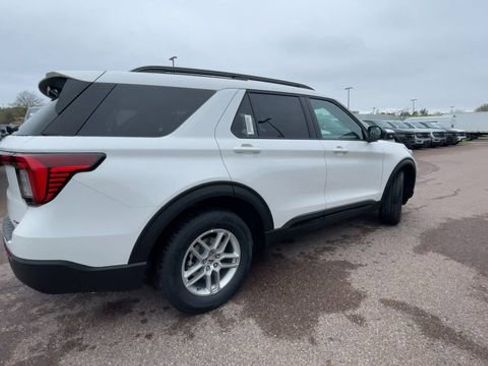 New 2026 Ford Explorer Active AWD/4WD image 8