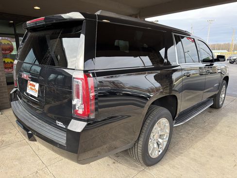 Used 2018 GMC Yukon XL SLT w/ Open Road Package image 7