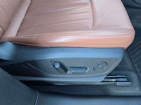 Used 2024 Audi Q8 e-tron Premium Plus image 26