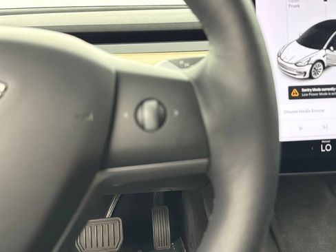 Used 2022 Tesla Model 3 Long Range AWD/4WD image 29