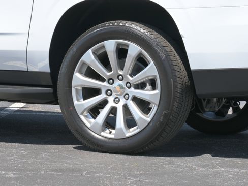 New 2026 Chevrolet Suburban Premier AWD/4WD image 45