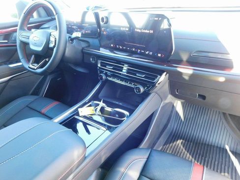 New 2026 Chevrolet Traverse RS w/ LPO, Floor Liner Package image 19