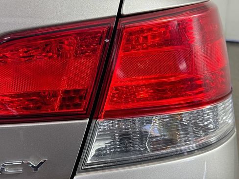 Used 2014 Subaru Legacy 2.5i Premium AWD/4WD image 30