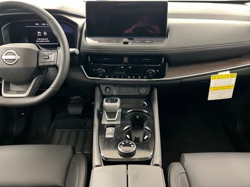 New 2026 Nissan Rogue Platinum w/ Platinum Premium Package AWD/4WD image 13