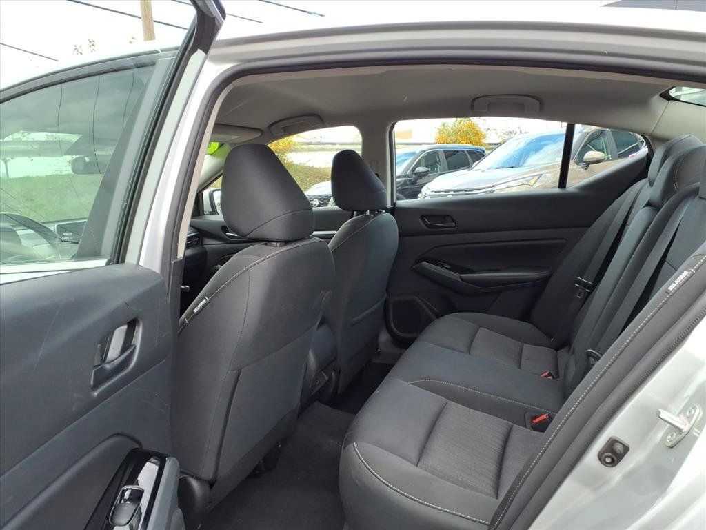 Used 2023 Nissan Altima 2.5 SV FWD image 13