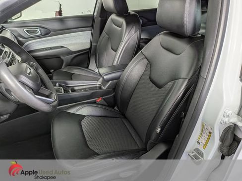 Used 2024 Jeep Compass Latitude AWD/4WD image 16