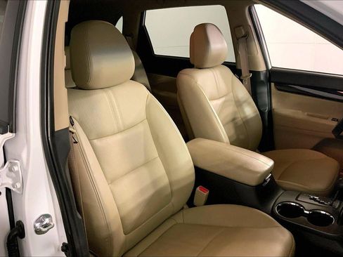 Used 2011 Kia Sorento EX w/ Premium Pkg image 7