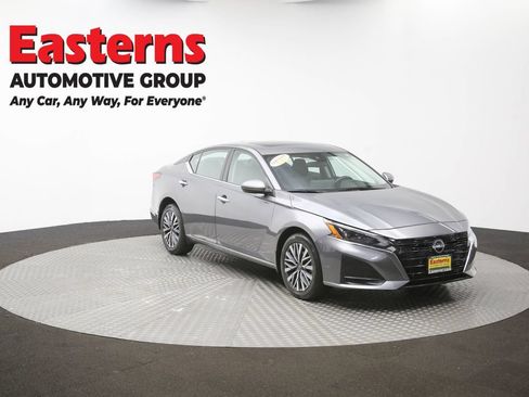 Used 2024 Nissan Altima 2.5 SV w/ SV Premium Package AWD/4WD image 46