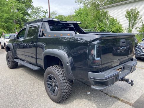 Used 2019 Chevrolet Colorado Z71 w/ Z71 Midnight Edition image 3
