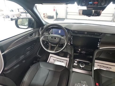 New 2026 Jeep Grand Cherokee L Limited AWD/4WD image 15