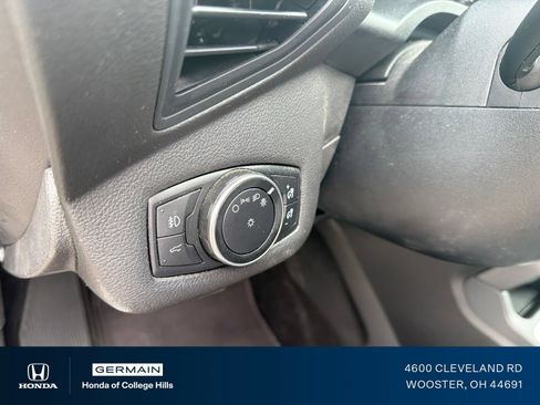 Used 2017 Ford Escape SE w/ Equipment Group 201A FWD image 15