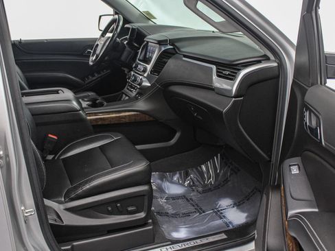 Used 2020 Chevrolet Tahoe LT w/ RST Edition AWD/4WD image 28