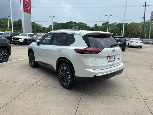New 2026 Nissan Rogue Platinum AWD/4WD image 4