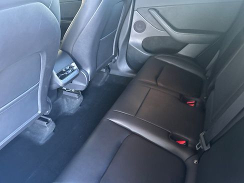 Used 2023 Tesla Model Y Long Range image 14
